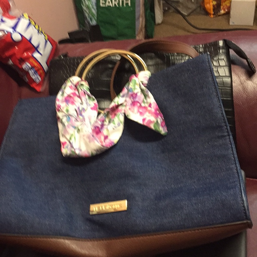Liz Ciaiborne navy blue handbag